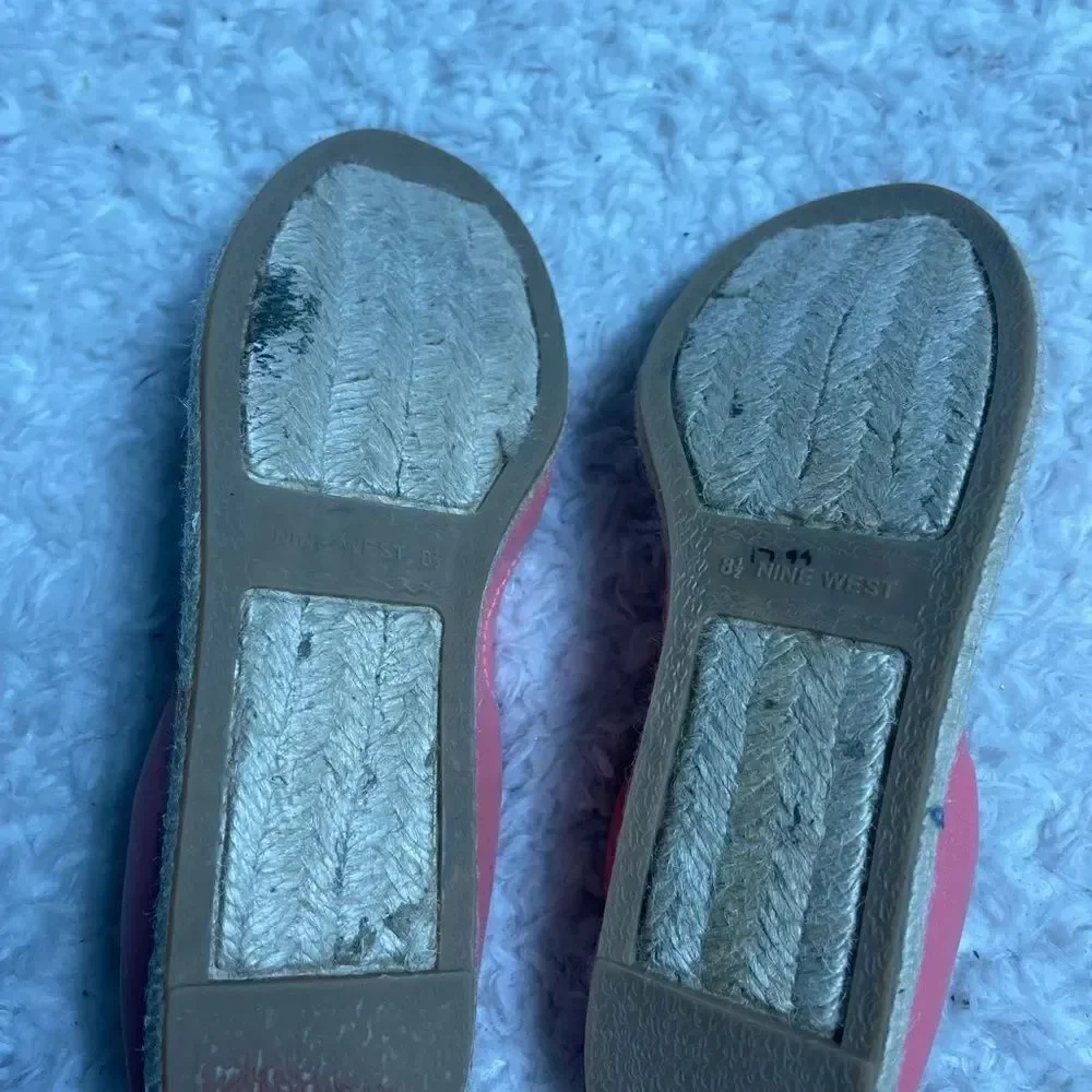 Nine West leather Coral and gold cap round toe slip on flats espadrilles SZ8.5 M